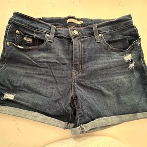Levi Mid Length Shorts. Size 32.
